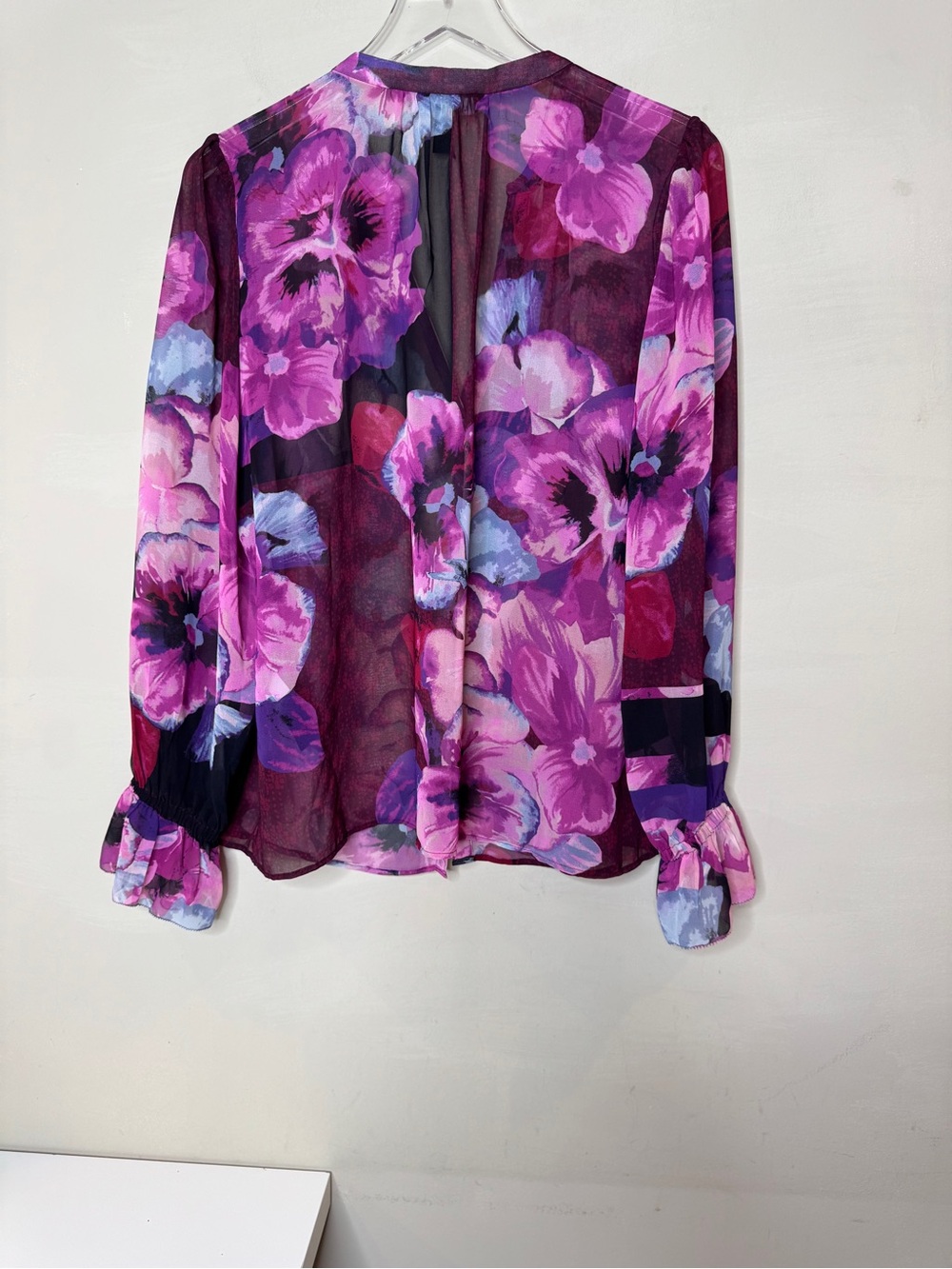 White House Black Market Floral Sheer Blouse Large Purple Pink V-Neck Ruffle Cuf - Picture 5 of 10